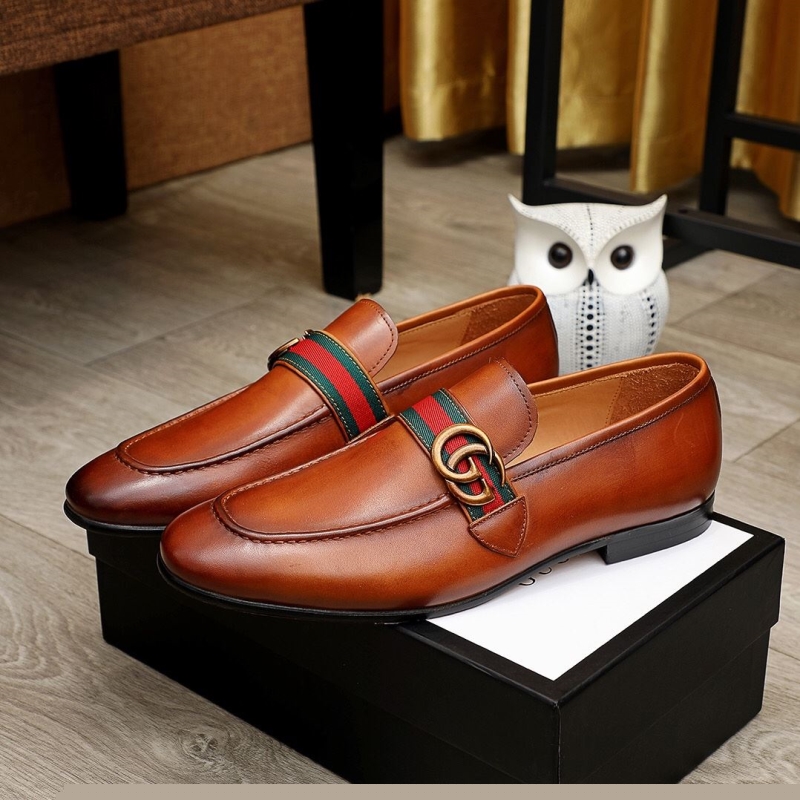 G*u*i leather shoes